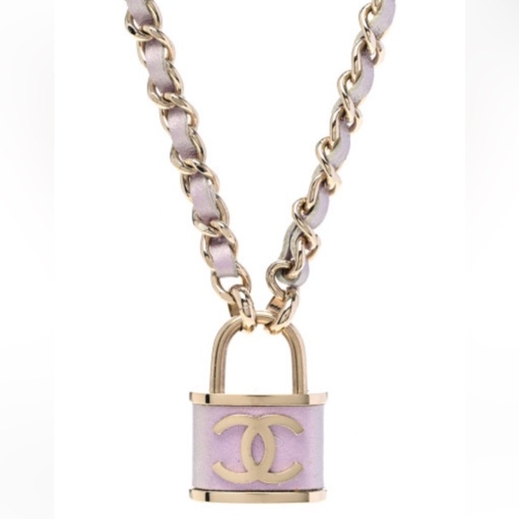 Chanel Gold and lamb leather Chanel Padlock necklace TRADE for Monica! - Picture 8 of 8